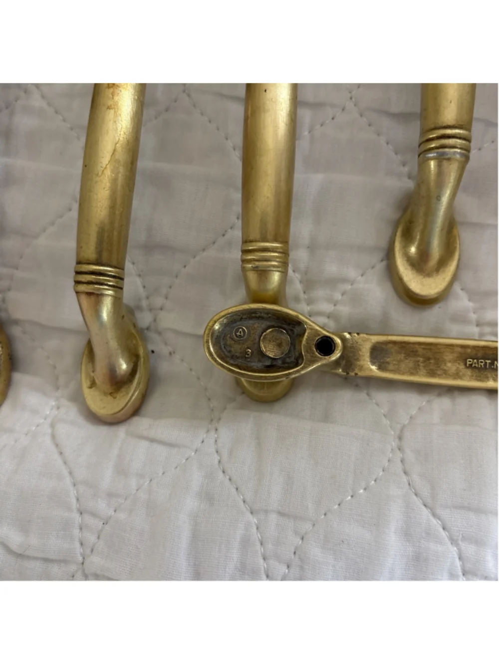 Vintage Solid Bass 16 Pull Handles